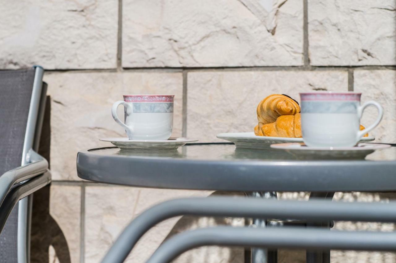Apartmani Mila Podstrana Exterior foto